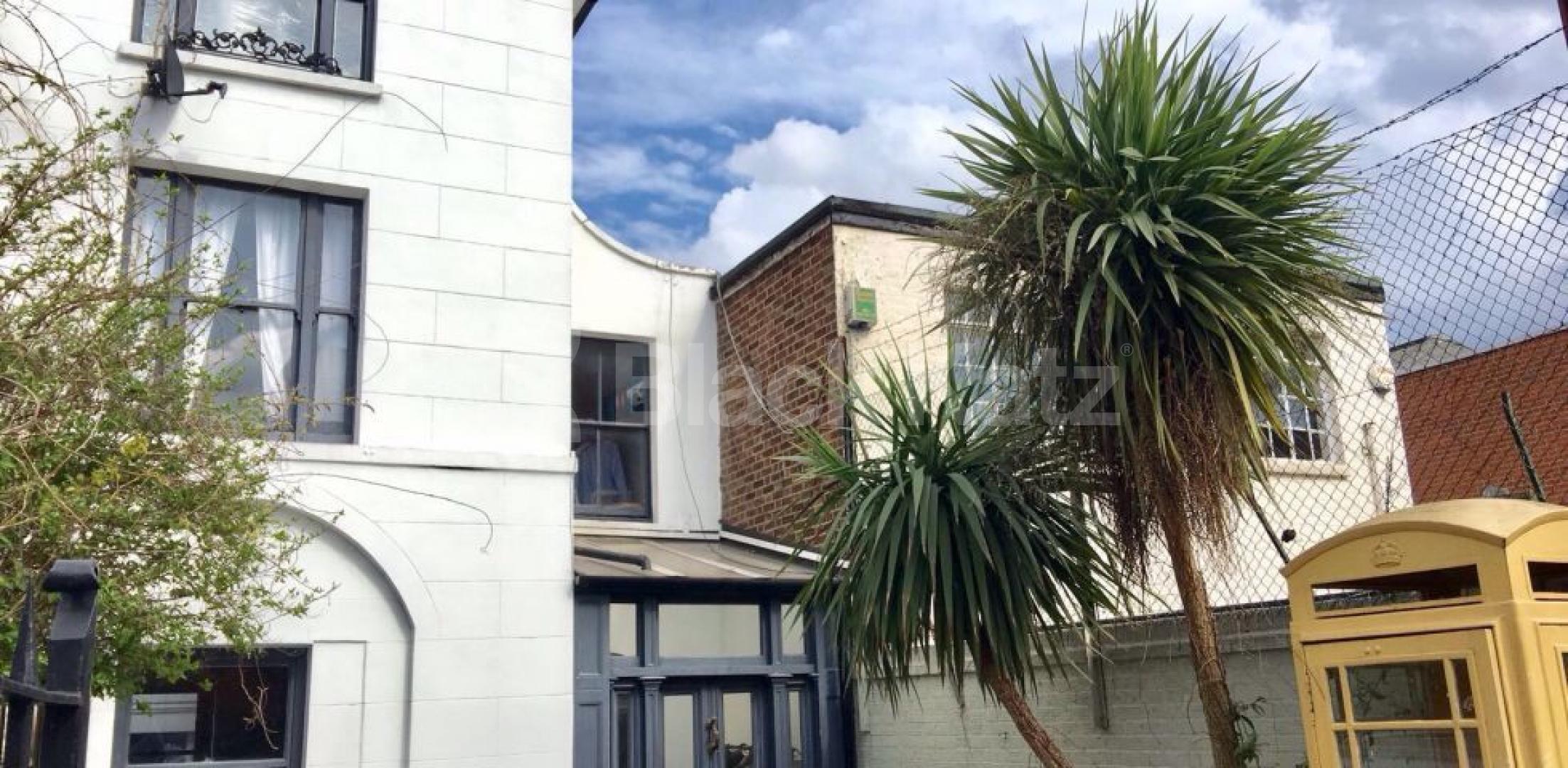 			NEW INSTRUCTION (Includes water rates). , 3 Bedroom, 1 bath, 1 reception Apartment			 Southampton Way , Camberwell/Peckham